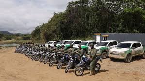 Protección río Haina motocicletas vigilancia en operativo ambiental.